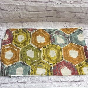 Kohl’s Colorful Geometric Patterned  Style Fabric Size Large. SET OF 4!